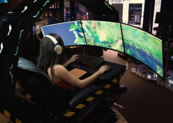 Streaming Millions: Esports Star Income Secrets